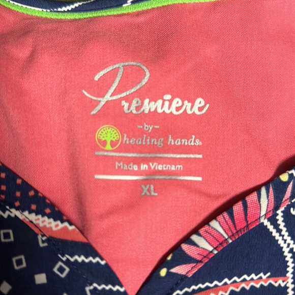 Healing Hands Scrub top NEW WITH TAGS  size XL - Picture 3 of 4